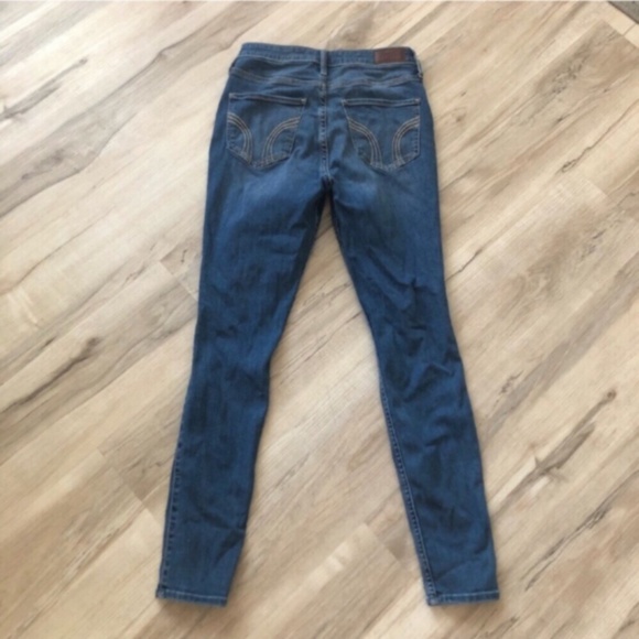 Hollister Women's Blue Distressed Straight Leg Jeans - Picture 4 of 8